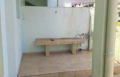 Imagem: A casa possui 1 Dormitório, 1 Banheiro e está localizado