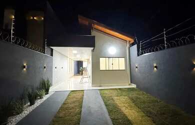 Imagem: A casa possui 2 Dormitórios, 2 Banheiros, 88m² de Área e