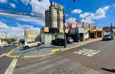 Imagem: O depósito possui 2 Vagas na garagem, 30m² de Área e está