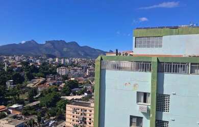 Imagem: O depósito possui 1 Vaga na garagem e 29m² de Área e está