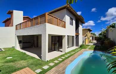 Imagem: A casa em condomínio possui 5 Dormitórios, 5 Banheiros, 2