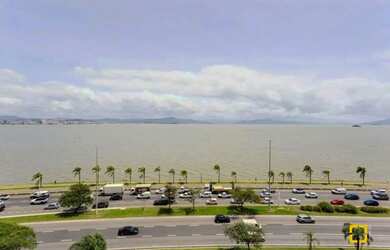 Imagem: O apartamento possui 3 Dormitórios, 4 Banheiros, 2 Vagas na