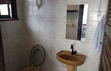 Imagem: A casa possui 1 Dormitório, 1 Banheiro, 2 Vagas na garagem