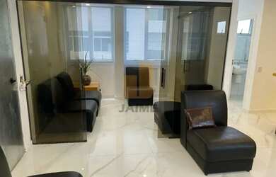 Imagem: O depósito possui 1 Vaga na garagem e 85m² de Área e está