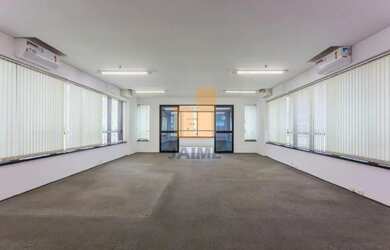 Imagem: O depósito possui 2 Vagas na garagem e 88m² de Área e está