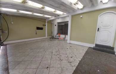 Imagem: O depósito possui 5 Vagas na garagem, 199m² de Área e está