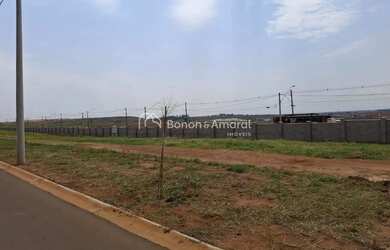 Imagem: O terreno possui 200m² de Área, Imóvel novo e está localizado