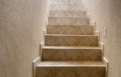 Imagem: A casa em condomínio possui 1 Dormitório e 1 Banheiro e está