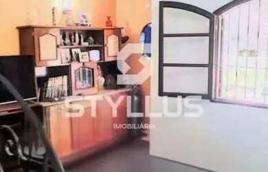 Imagem: A casa possui 3 Dormitórios, 4 Banheiros, 1 Vaga na garagem