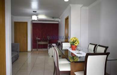 Imagem: O apartamento possui 4 Dormitórios, 2 Banheiros, 2 Vagas na