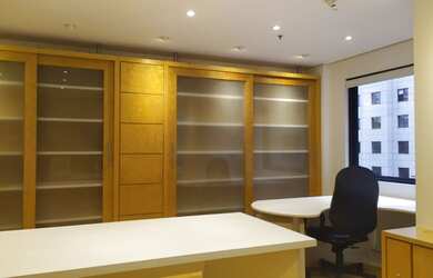 Imagem: O depósito possui 1 Vaga na garagem, 32m² de Área, Imóvel