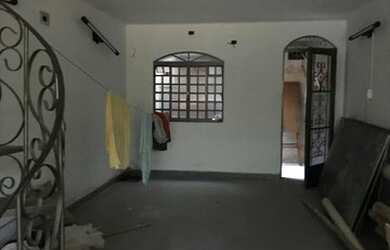 Imagem: A casa possui 4 Dormitórios, 3 Banheiros, 99m² de Área e