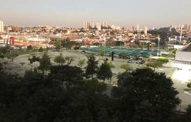 Imagem: O apartamento possui 3 Dormitórios, 1 Banheiro, 1 Vaga na garagem