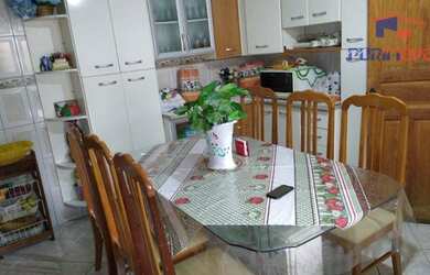 Imagem: A casa possui 3 Dormitórios, 3 Banheiros, 1 Vaga na garagem