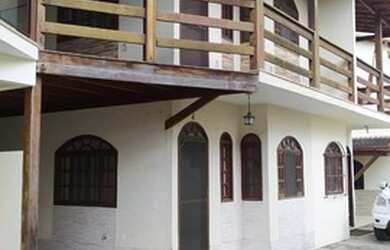 Imagem: A casa em condomínio possui 2 Dormitórios, 2 Banheiros, 1