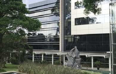 Imagem: O depósito possui 5 Vagas na garagem e 1874m² de Área e está