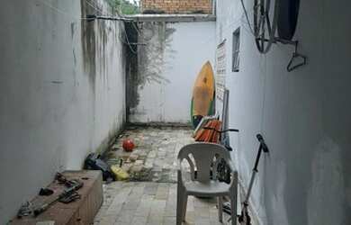 Imagem: A casa possui 3 Dormitórios, 3 Banheiros, 2 Vagas na garagem