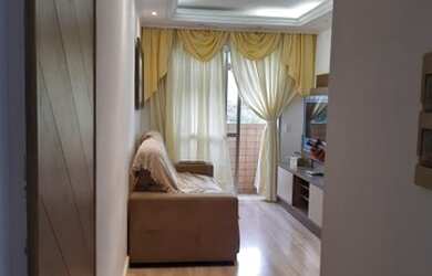 Imagem: O apartamento possui 3 Dormitórios, 1 Banheiro, 1 Vaga na garagem