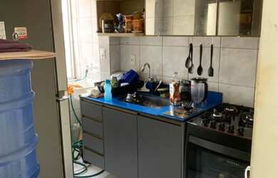 Imagem: O apartamento possui 2 Dormitórios, 1 Banheiro, 2 Vagas na