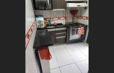 Imagem: O apartamento possui 2 Dormitórios, 1 Banheiro, 1 Vaga na garagem