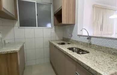 Imagem: O apartamento possui 2 Dormitórios, 1 Banheiro, 1 Vaga na garagem