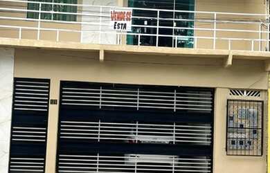 Imagem: A casa possui 5 Dormitórios, 5 Banheiros, 3 Vagas na garagem