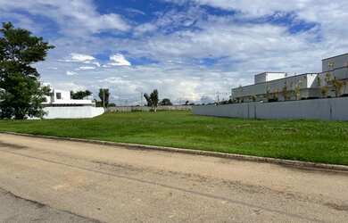 Imagem: O terreno possui 1.127m² de Área e está localizado em Parque