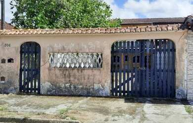Imagem: A casa possui 2 Dormitórios, 2 Banheiros, 5 Vagas na garagem