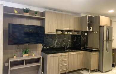 Imagem: O apartamento possui 1 Dormitório, 1 Banheiro, 1 Vaga na garagem