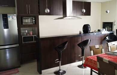 Imagem: A casa em condomínio possui 3 Dormitórios, 2 Banheiros, 2