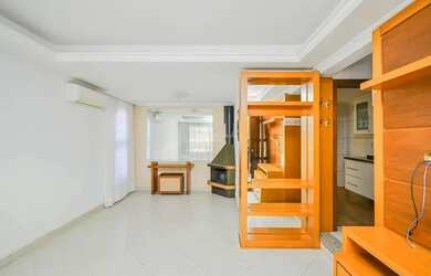 Imagem: A casa em condomínio possui 3 Dormitórios, 2 Banheiros, 2