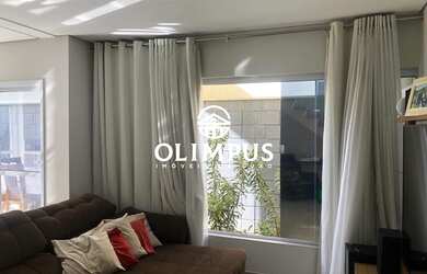 Imagem: A casa possui 3 Dormitórios, 4 Banheiros, 2 Vagas na garagem