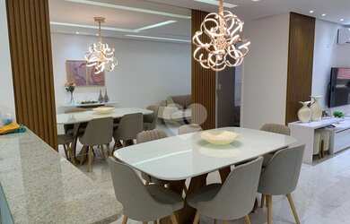 Imagem: O apartamento possui 4 Dormitórios, 3 Banheiros, 2 Vagas na