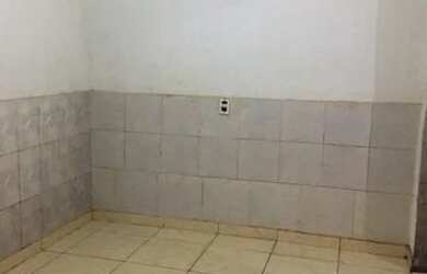 Imagem: A casa possui 1 Dormitório, 1 Banheiro e está localizado