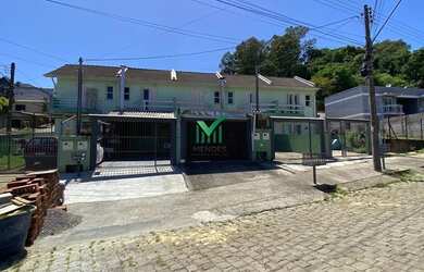 Imagem: A casa possui 2 Dormitórios, 1 Banheiro, 1 Vaga na garagem