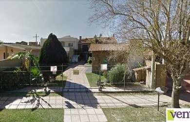 Imagem: A casa possui 2 Dormitórios, 2 Banheiros, 2 Vagas na garagem