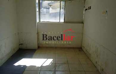 Imagem: O depósito possui 34m² de Área e está localizado em Centro