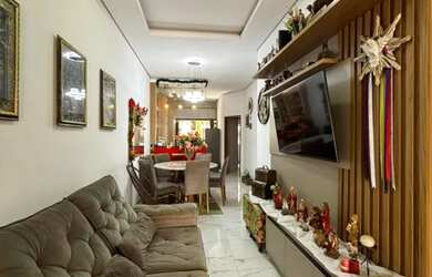 Imagem: A casa possui 3 Dormitórios, 2 Banheiros, 2 Vagas na garagem