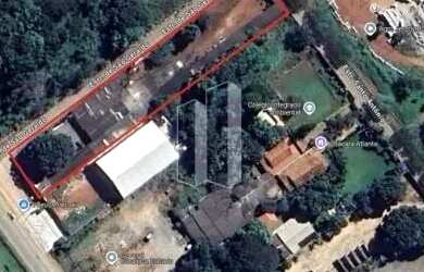 Imagem: O terreno à venda possui 4000m² de Área e está localizado