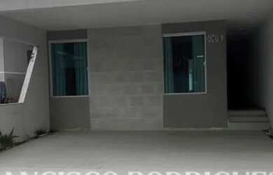 Imagem: A casa em condomínio possui 3 Dormitórios, 2 Banheiros, 130m²