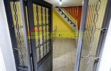 Imagem: A casa possui 1 Dormitório, 1 Banheiro e 55m² de Área e está