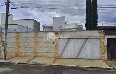 Imagem: A casa possui 3 Dormitórios, 1 Banheiro, 185m² de Área e