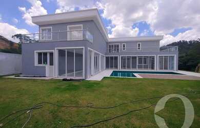 Imagem: A casa em condomínio possui 3 Dormitórios, 5 Banheiros, 4