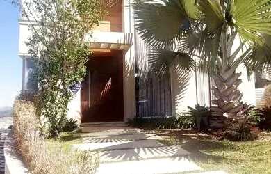 Imagem: A casa em condomínio possui 4 Dormitórios, 5 Banheiros, 4