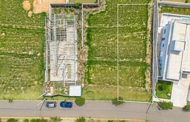 Imagem: O terreno possui 380m² de Área e está localizado em Loteamento