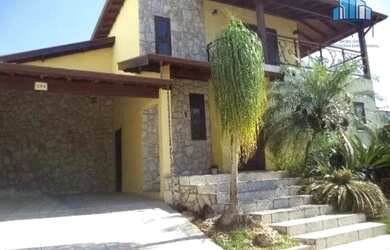 Imagem: A casa em condomínio possui 3 Dormitórios, 5 Banheiros, 250m²