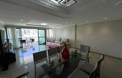 Imagem: O apartamento possui 4 Dormitórios, 5 Banheiros, 3 Vagas na