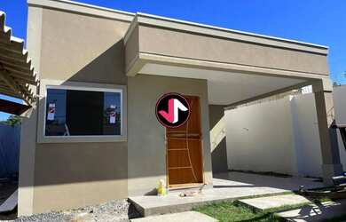 Imagem: A casa possui 2 Dormitórios, 2 Banheiros, 2 Vagas na garagem