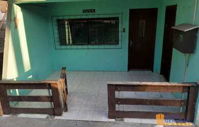 Imagem: A casa possui 5 Dormitórios, 2 Banheiros, 192m² de Área e