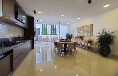 Imagem: A casa em condomínio possui 3 Dormitórios, 4 Banheiros, 4